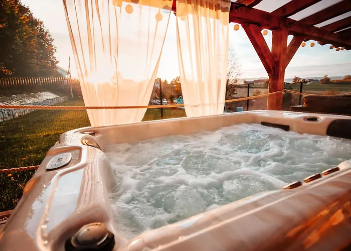 Holiday House Sunset Spa