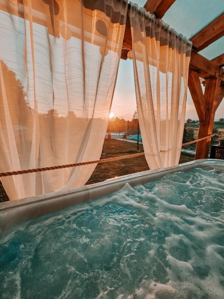 Ferienhaus House Sunset Sentjernej